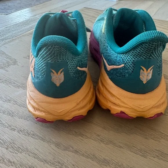 Hoka Speedgoat 5 Kids Athletic Shoe Deep Lake Size 4MD - Picture 2 of 5